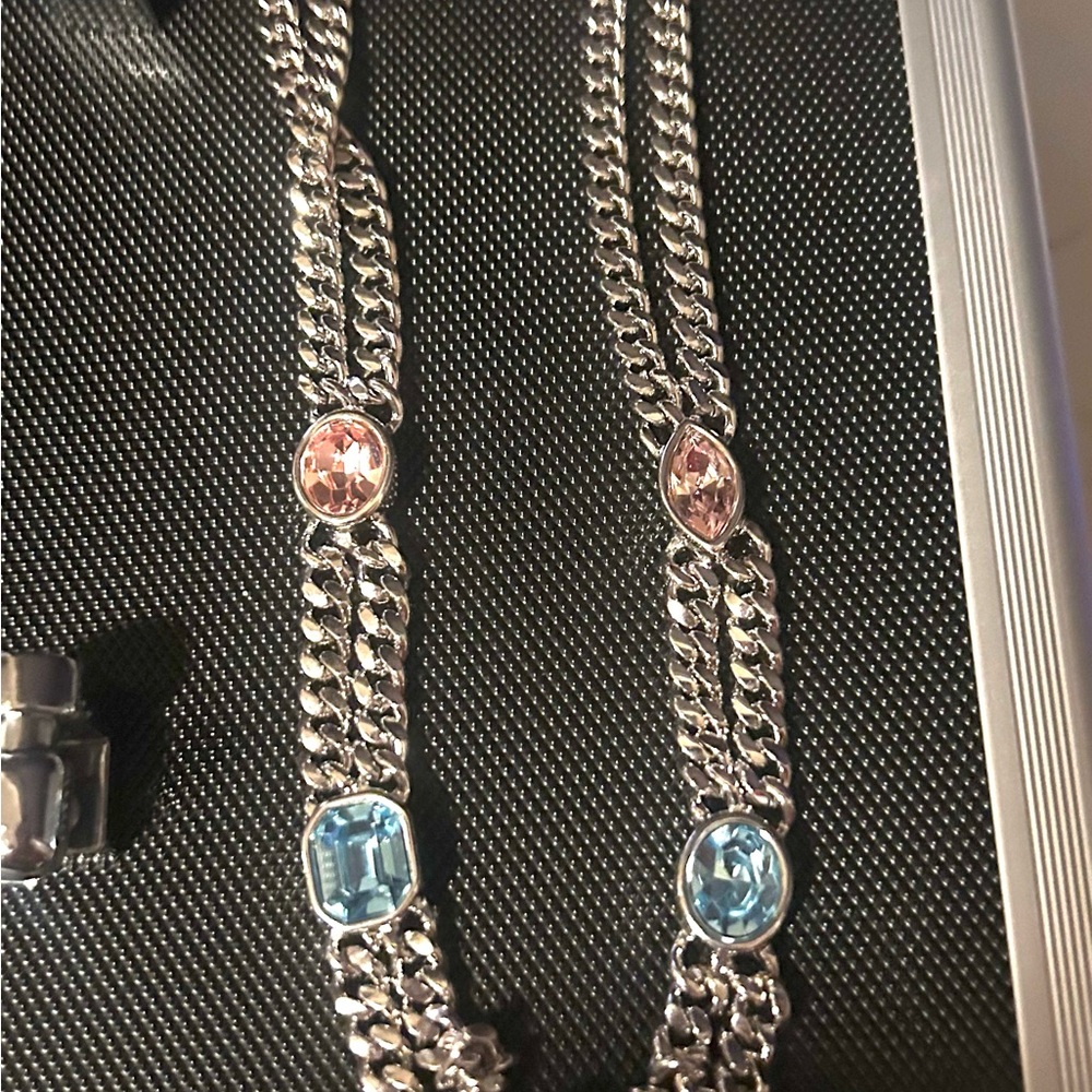 Swarovski gorgeous piece necklace ❤️❤️